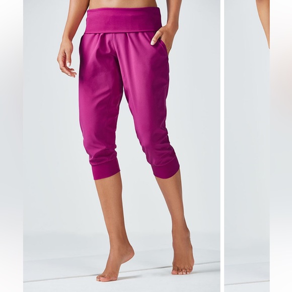 Fabletics Pants - Fabletics Labaree capri jogger size L NWT